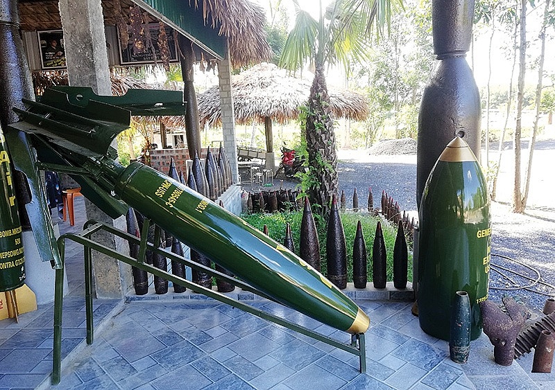 Nhiều loại bom, đạn, pháo được sưu tầm đưa về để người xem hiểu thêm về sự khốc liệt của bom đạn chiến tranh