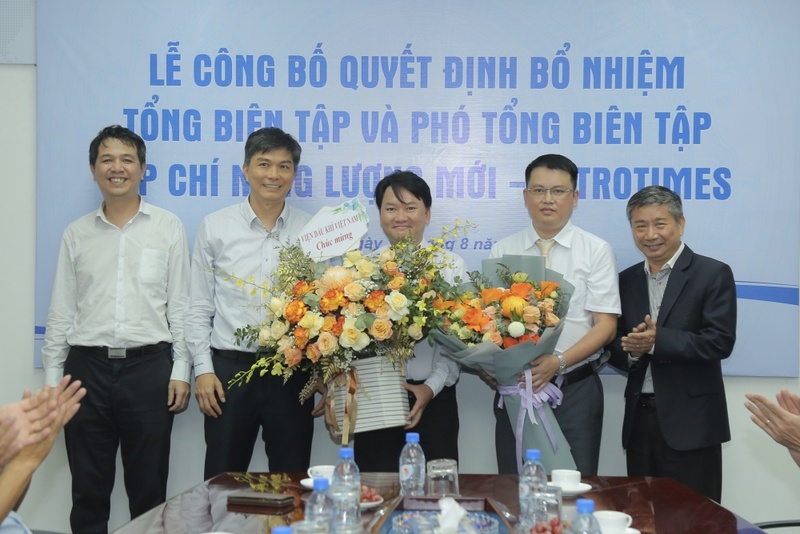 Lãnh đạo Viện Dầu khí Việt Nam chúc mừng các đồng chí được bổ nhiệm