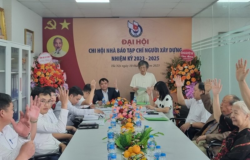 Đại hội Chi hội Nhà báo Tạp chí Người Xây dựng nhiệm kỳ 2023-2025, thể hiện sự đồng lòng, nhất trí cao với các chương trình hoạt động.