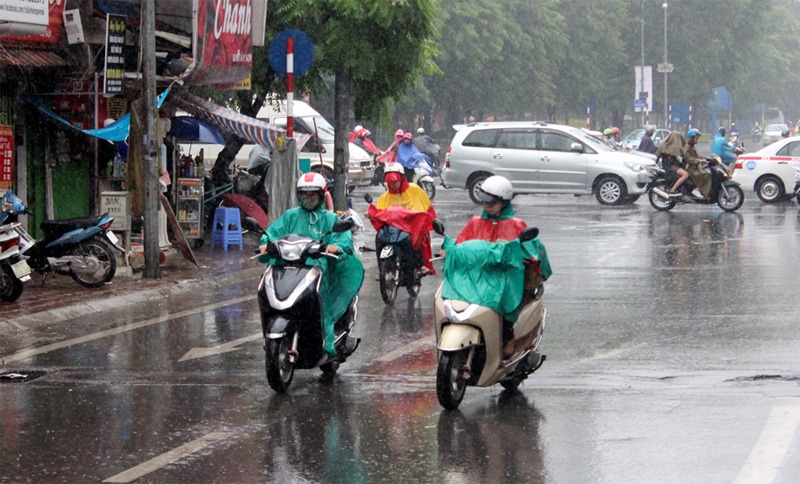 Các tỉnh từ Hà Tĩnh đến Quảng Ngãi tiếp tục có mưa vài nơi.