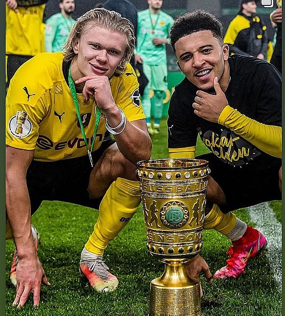 Sancho và Haaland thời còn sát cánh trong màu áo của Borussia Dortmund.