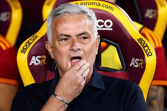 Jose Mourinho chưa muốn đến Trung Đông để dẫn dắt một đội bóng bị rơi vào nhóm cầm đèn đỏ như Al Shabab.