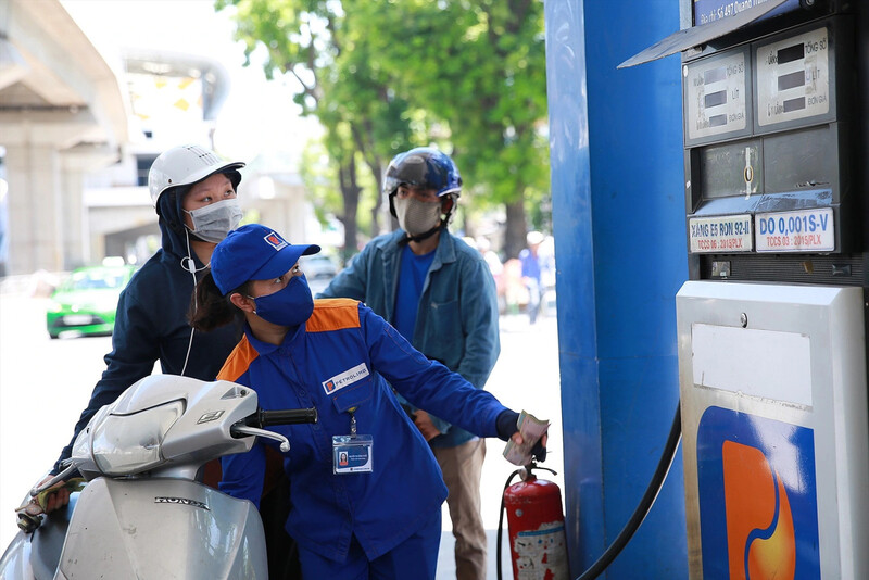 Giá xăng có thể tăng trong kỳ điều chỉnh hôm nay.