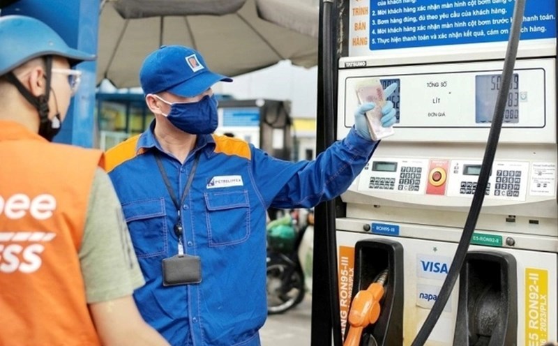 Giá xăng dầu dự báo tăng vào ngày mai 20/6.