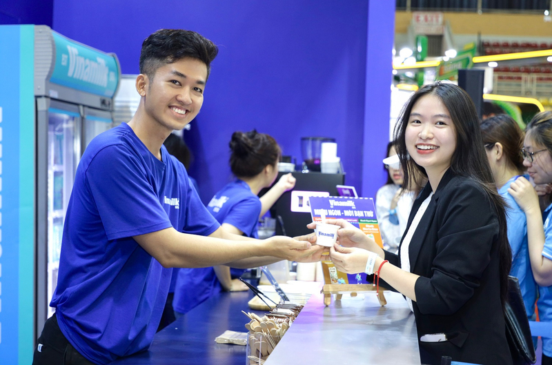 Pha chế thức uống sáng tạo là một hướng đi mới của Vinamilk để tăng cường tiếp cận nhóm người tiêu dùng tương lai (GenZ, Gen Alpha)