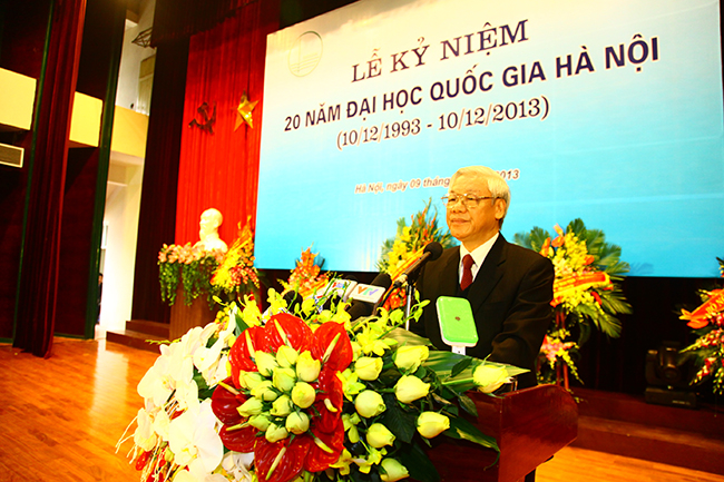 Tổng Bí thư Nguyễn Phú Trọng phát biểu tạo buổi lễ kỷ niệm 20 năm thành lập ĐHQGHN (1993-2013), ngày 9/12/2013.