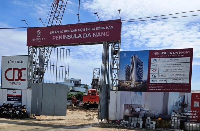 Mới đây, Sở Xây dựng TP Đà Nẵng có thông báo, tính đến hiện tại, dự án Tổ hợp căn hộ bên bờ sông Hàn (tên thương mại là The Peninsula Đà Nẵng) ở phường Nại Hiên Đông, quận Sơn Trà