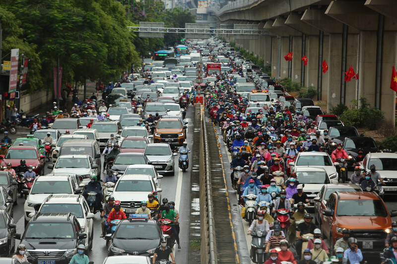 Trong nguồn phát thải từ phương tiện giao thông thì xe máy chiếm nhiều nhất, tiếp đến là taxi.