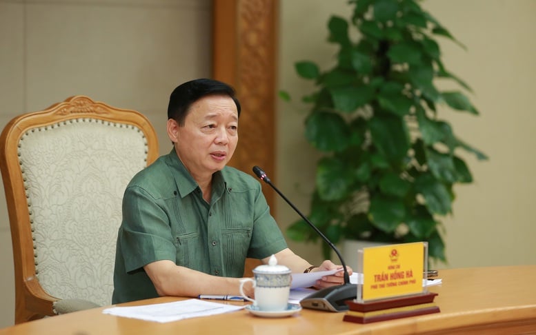 Phó thủ tướng Trần Hồng Hà chỉ rõ vấn đề hiện nay của thị trường địa ốc là sự mất cân đối giữa cung và cầu, cơ cấu sản phẩm bất hợp lý. Ảnh: VGP