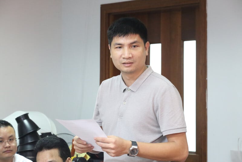 Nhà báo Nguyễn Văn Chương - Tổng Thư ký toà soạn đọc Quyết định bổ nhiệm