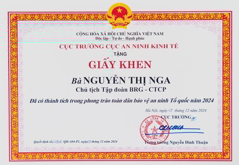 Giấy khen bà Nguyễn Thị Nga, Chủ tịch Tập đoàn BRG, từ Cục An ninh Kinh tế - Bộ Công An.