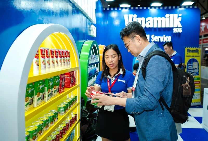 Sữa tươi tiệt trùng Green Farm và sữa hạt 9 loại hạt là một trong những sản phẩm mới của Vinamilk được các khách hàng thích thú khi nếm thử, với cảm nhận hương vị tươi mới, thanh dịu