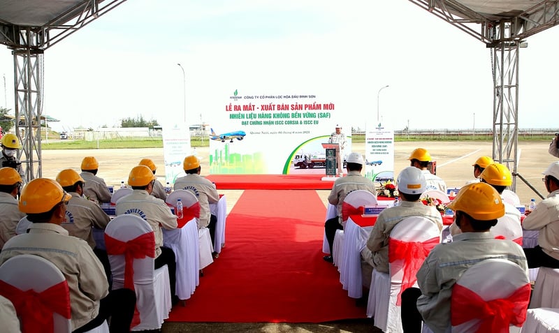 Lễ ra mắt và xuất bán lô nhiên liệu hàng không bền vững (SAF) thương mại đầu tiên tại BSR ngày 4/6/2025.