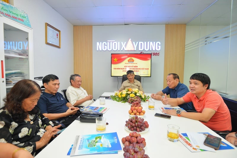 TS. Đặng Việt Dũng - Chủ tịch Tổng hội Xây dựng Việt Nam gặp mặt động viên đội ngũ những người làm báo và các cơ quan báo chí trong hệ thống của Tổng hội.