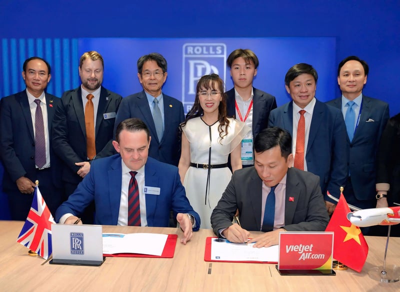Vietjet và Rolls-Royce ký kết đặt hàng thêm 40 động cơ Trent 7000 dành cho đội bay A330neo