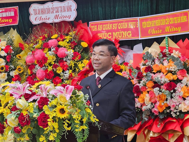 Chánh án TAND TP. Đà Nẵng Nguyễn Chí Công phát biểu giao nhiệm vụ.