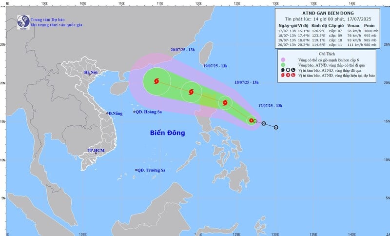 Dự báo vị trí và hướng di chuyển áp thấp nhiệt đới lúc 14h sáng 17/7 - Ảnh: NCHMF