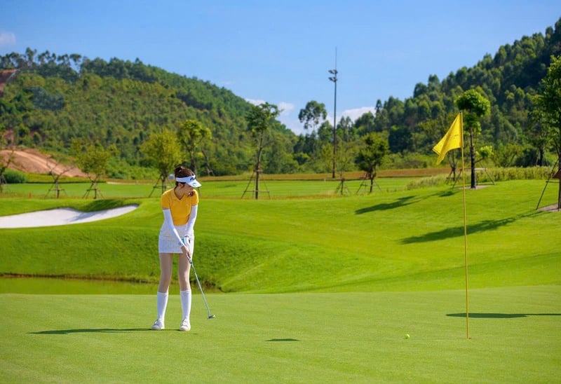 Đại sứ thương hiệu trải nghiệm Văn Lang Empire T&T Golf Club