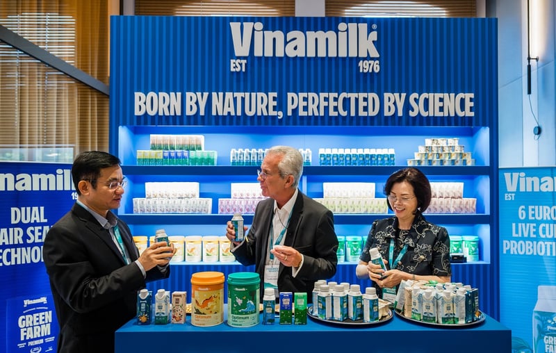 Vinamilk giới thiệu nhiều sản phẩm mới với các ứng dụng công nghệ đột phá tại tại Hội nghị Sữa Toàn cầu 2025. Ảnh: An Minh