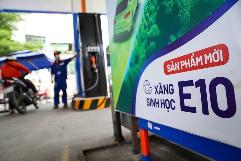 Đề xuất sử dụng xăng E10 toàn quốc từ 1/1/2026, thay thế xăng khoáng RON 95.