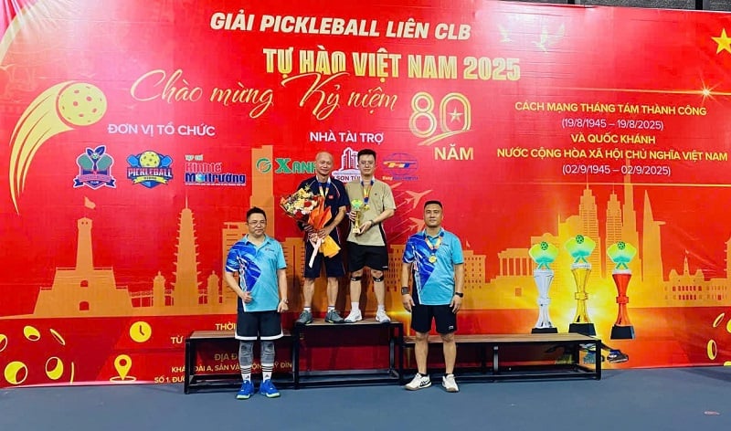 Cặp đôi nam Lê Hùng Sơn - Lê Việt Bắc Anh đã giành siêu cúp của giải đấu.