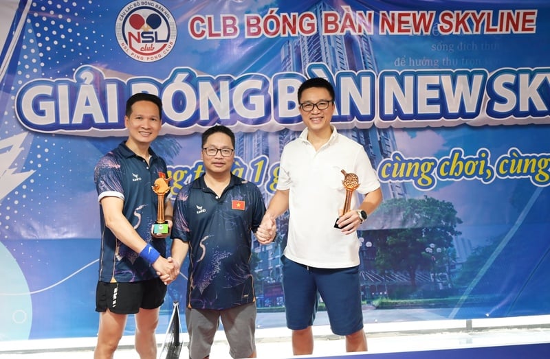 VĐV Tô Sơn và Nguyễn Duy Khuê giành giải ba