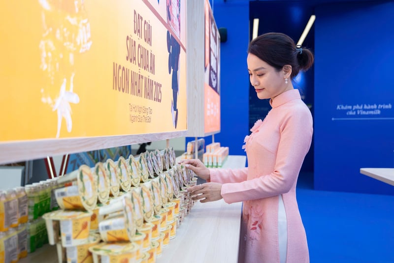 Vinamilk mang đến triển lãm những trải nghiệm thú vị qua cách thể hiện trực quan về những bước đột phá trong đổi mới sáng tạo, khoa học – công nghệ tạo ra sản phẩm dinh dưỡng tiêu chuẩn quốc tế, đón đầu các xu hướng tiêu dùng. (Ảnh: Tịnh Không)