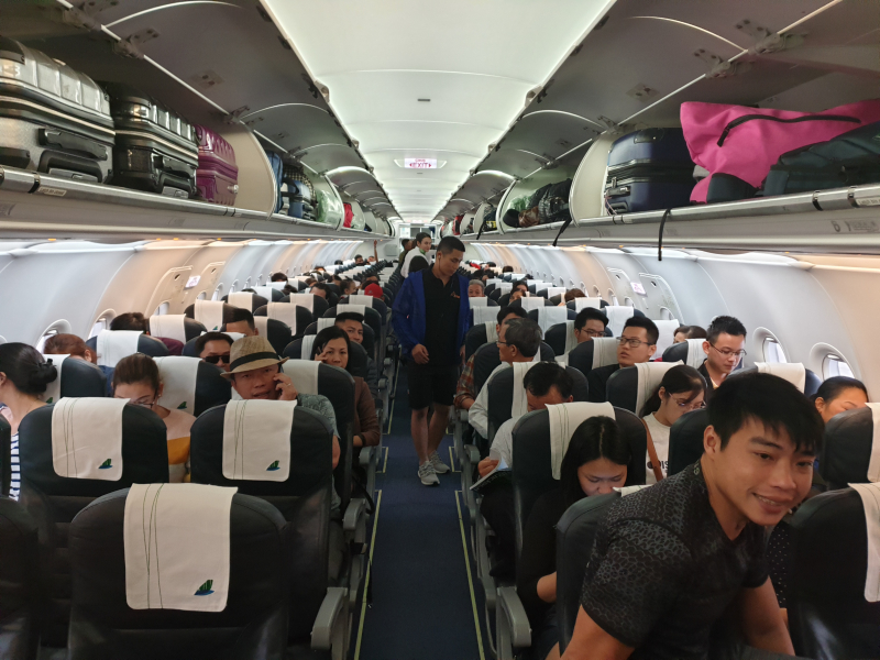 Vé máy bay giá rẻ thường được phục vụ đồng nhất chất lượng của hãng trên chuyến bay. (Ảnh: Minh Nguyễn).