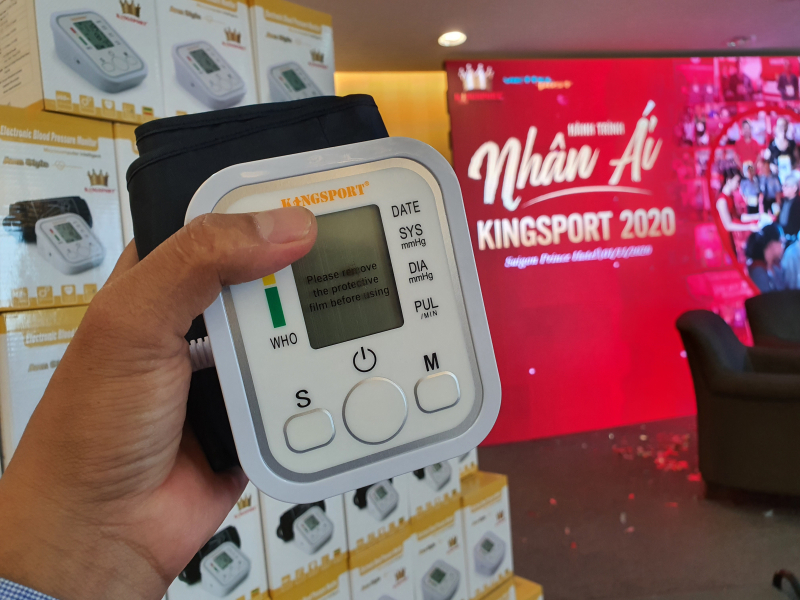 Kingsport đặt mục tiêu trao tặng 1 triệu máy đo huyết áp cho người già trên cả nước. Ảnh: Minh Nguyễn.