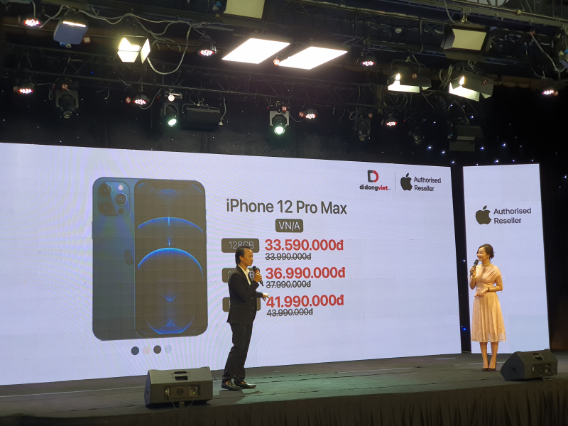 Di Động Việt có màn giới thiệu mở bán iPhone 12 series hoàng tráng khi trở thành AAR của Apple. Ảnh: Minh Nguyễn.