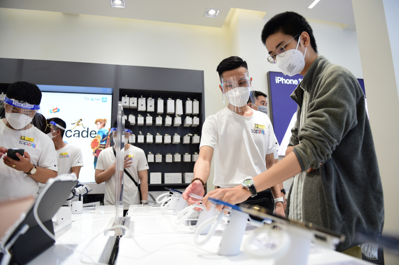 the-gioi-di-dong-cai-tien-mo-hinh-shop-in-shop-tap-trung-he-sinh-thai-apple