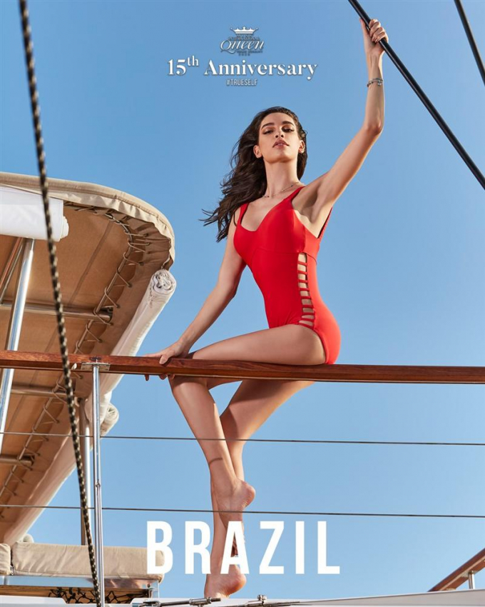 Ứng viên đại diện Brazil cũng là nhân tố bí ẩn đáng chú ý khi sở hữu gương mặt góc cạnh, chân dài miên man như một người mẫu chuyên nghiệp.