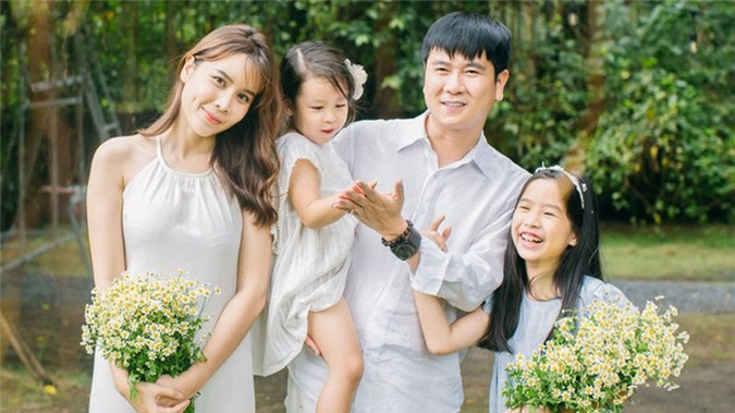 Những khoảnh khắc hạnh phúc của gia đình Hồ Hoài Anh - Lưu Hương Giang.