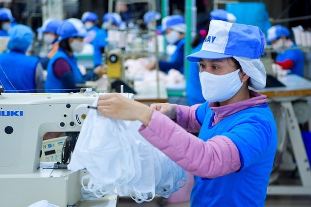Việt Nam đã xuất khẩu khẩu trang sang nhiều nước trên thế giới. Ảnh: Dân Trí