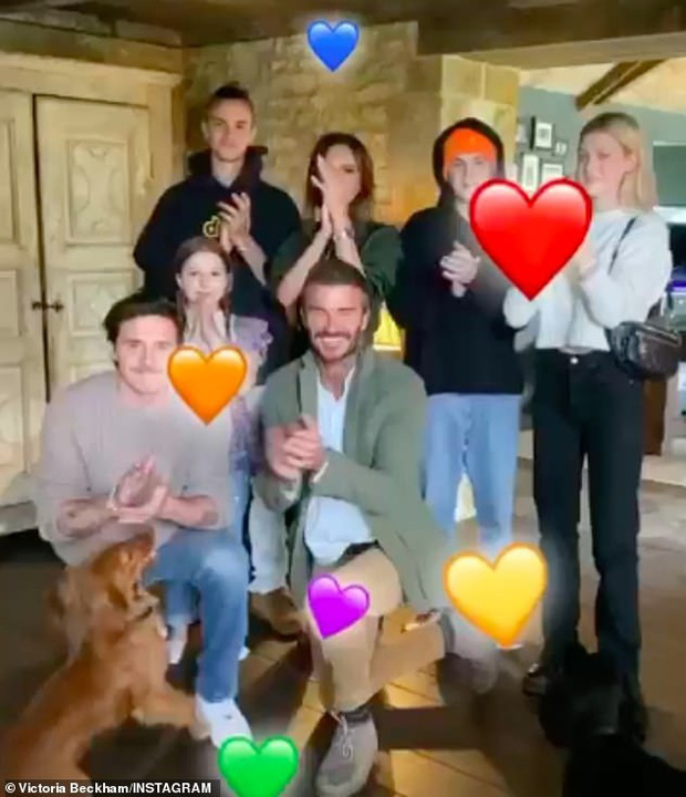 Gia đình Beckham ủng hộ nhiệt tình mối tình của con trai và bạn gái.