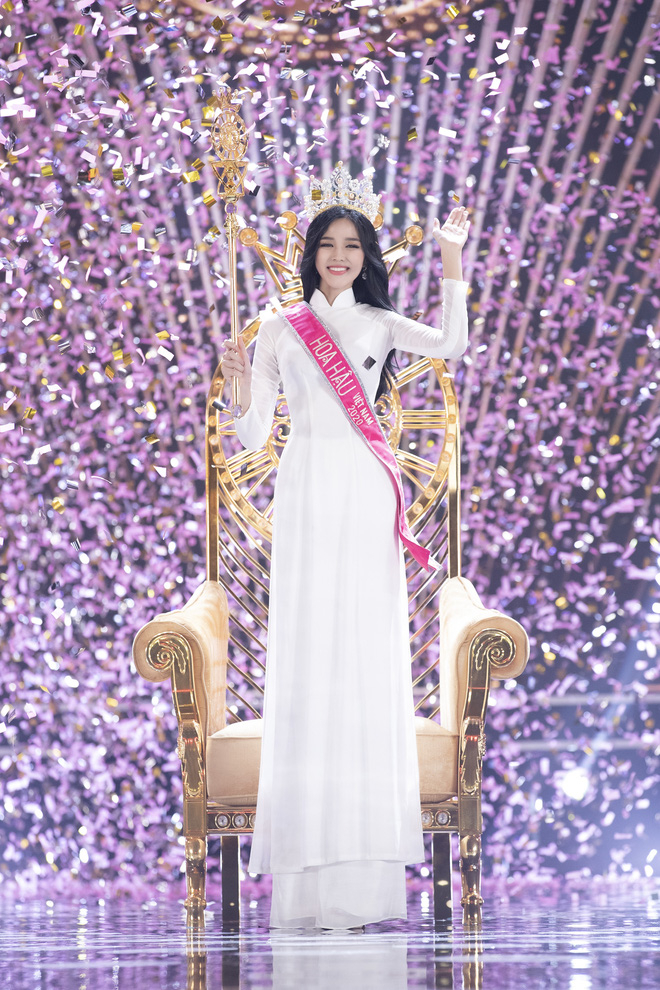 Tối qua (20/11), ngôi vị Hoa hậu Việt Nam 2020 đã gọi tên thí sinh Đỗ Thị Hà. Trải qua các vòng thi ấn tượng, Đỗ Thị Hà đã được BGK lựa chọn để trao danh hiệu cao quý này.