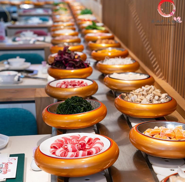 Mô hình buffet Lẩu chạy băng chuyền với hơn 80 món nhúng hấp dẫn