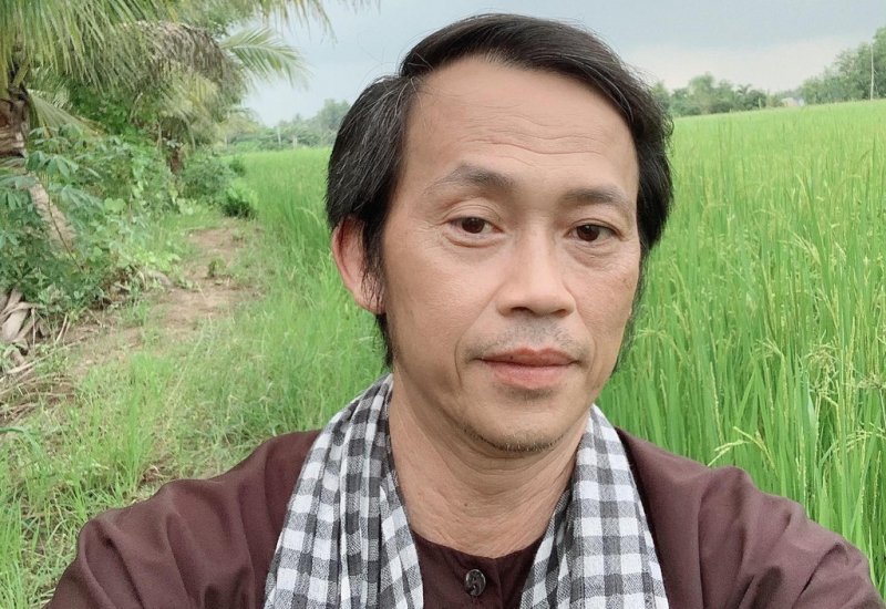 Danh hài Hoài Linh bị lên án vì vụ 'ngâm' 14 tỷ đồng tiền từ thiện ủng hộ đồng bào lũ lụt miền Trung. (Ảnh: FB).