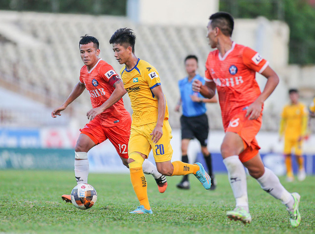 Phan Văn Đức sẽ là mối nguy hiểm với hàng thủ của Hà Nội FC trong trận đấu tối 18/6 tới.
