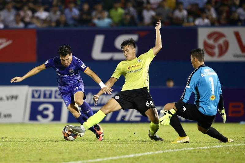 Hà Nội FC phải sử dụng nhiều cầu thủ vốn ngồi dự bị bởi bão chấn thương.
