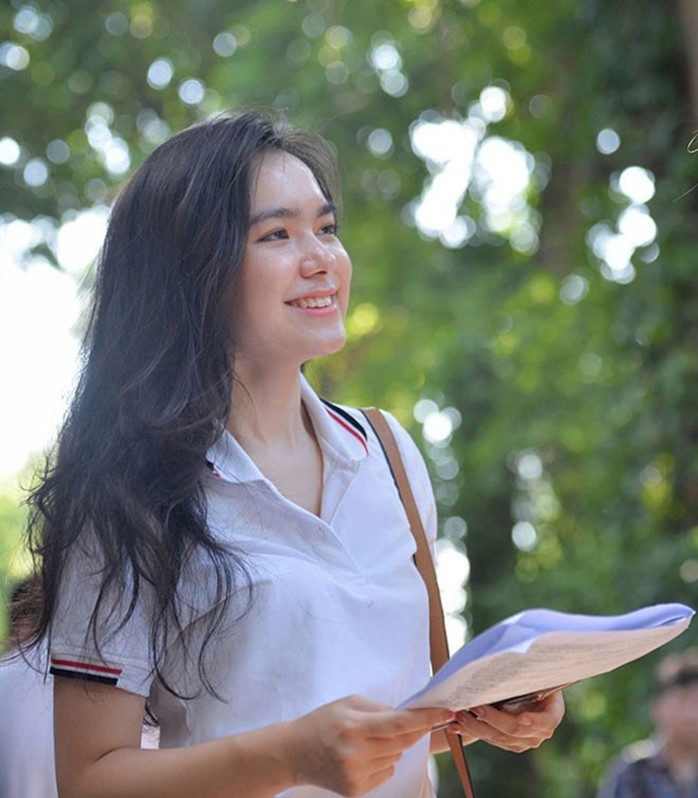 Thiên Trang trước đây nổi lên khi được biết đến là nữ sinh hot nhất kỳ thi THPT Quốc gia 2019.