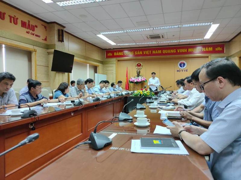 GS.TS Nguyễn Thanh Long- Quyền Bộ trưởng Bộ Y tế phát biểu tại cuộc họp khẩn phòng, chống bệnh bạch hầu.