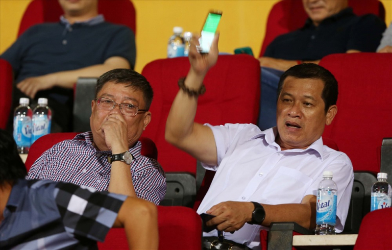 Trưởng ban trọng tài Dương Văn Hiền có thể bị đình chỉ, thậm chí cách chức nếu giới cầm cân nảy mực tiếp tục sai phạm ở V-League 2020.