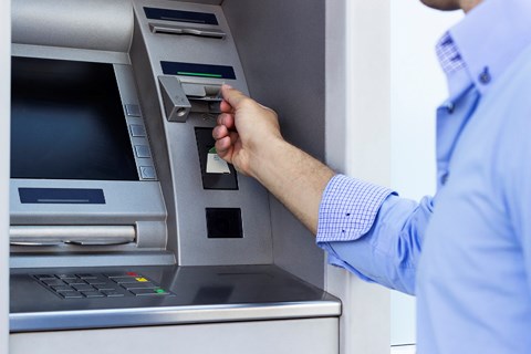 Điều chỉnh thời gian trả lương thưởng Tết để giảm tải ATM