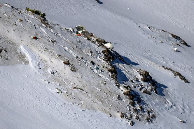 Đội cứu hộ vụ máy bay rơi ở Iran: '30 thi thể nằm la liệt trên tuyết'