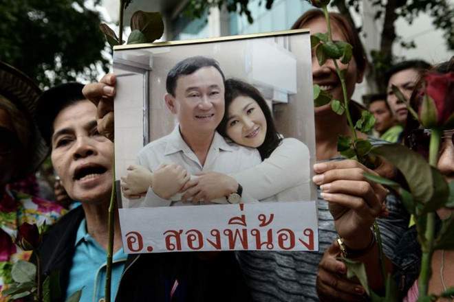 Anh em cựu thủ tướng Yingluck xuất hiện tại Singapore
