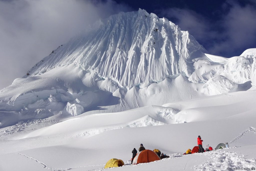 15 ngọn núi sở hữu vẻ đẹp ngoạn mục của Trái đất