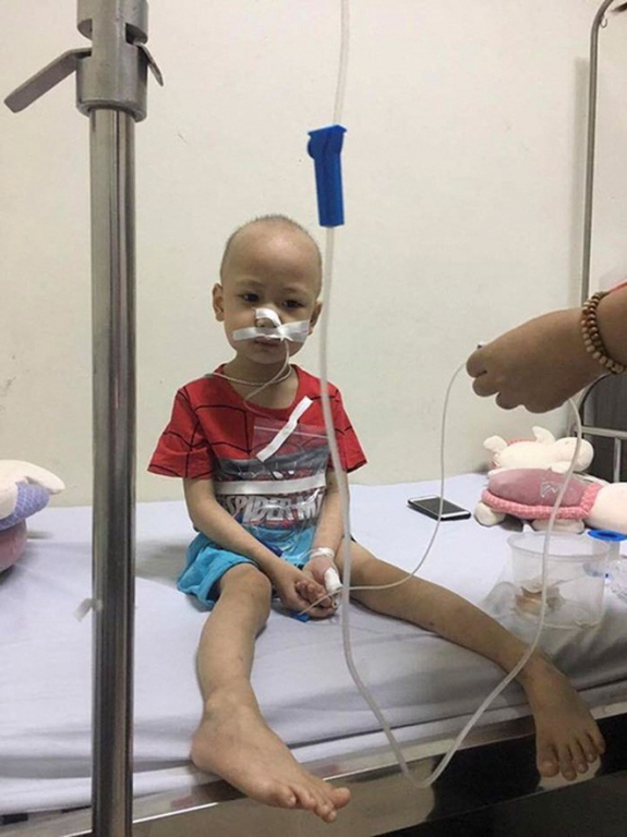 Quang Minh, em bé 4 tuổi chiến đấu với bệnh ung thư máu bằng tất cả niềm lạc quan đã ra đi mãi mãi