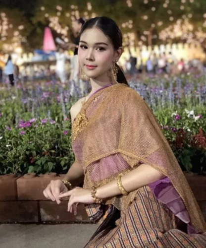 Dân mạng truy tìm cô nàng chuyển giới siêu xinh của Thái Lan