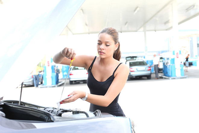 Lái xe bật điều hòa sẽ tiết kiệm xăng hơn